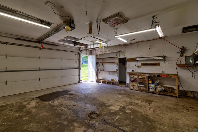 4128 Gladstone St, Duluth, MN 55804 - garage featuring a garage door opener