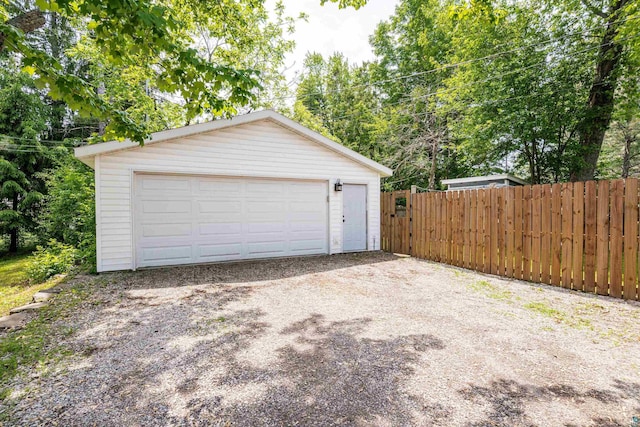 136 W Winona St, Duluth, MN 55803 - view of detached garage