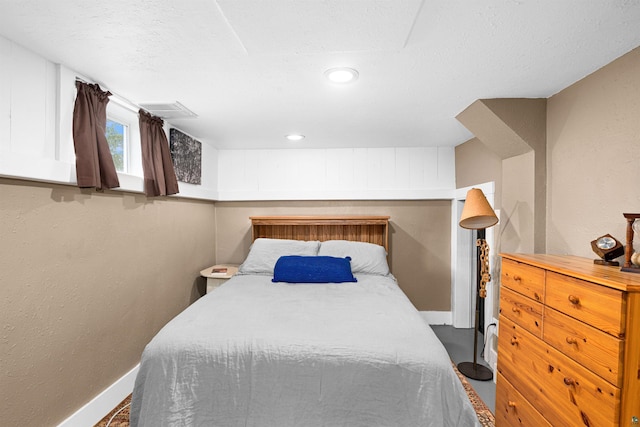 136 W Winona St, Duluth, MN 55803 - bedroom with baseboards and recessed lighting