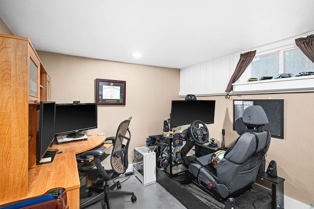 136 W Winona St, Duluth, MN 55803 - office area featuring finished concrete floors