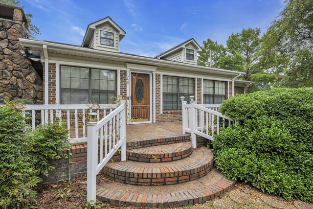 view of front of home with covered porch