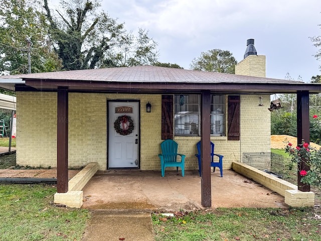 view of front facade with a porch