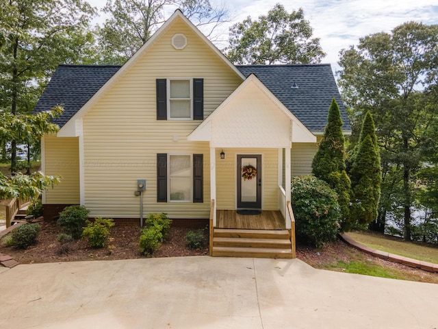 view of front of property