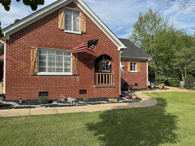 exterior space featuring a lawn