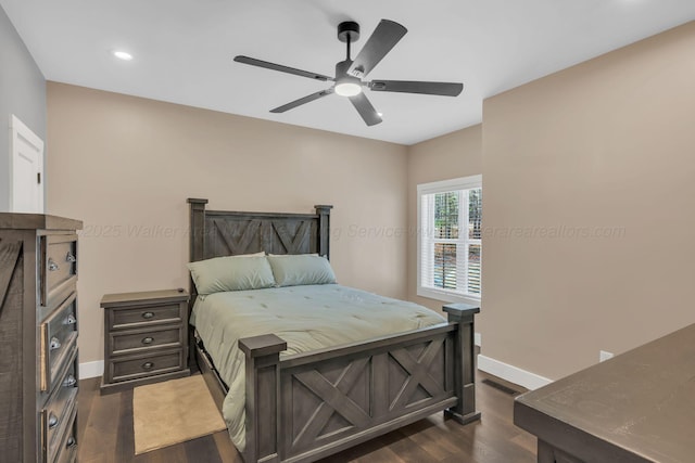 bedroom featuring baseboards, visible vents, ceiling fan, dark wood-style flooring, and recessed lighting