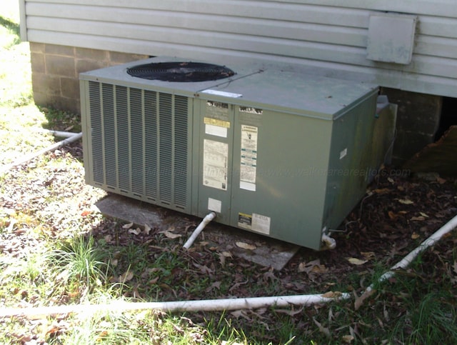 2665 Holly Rd, Jasper, AL 35501 - details with crawl space and central AC