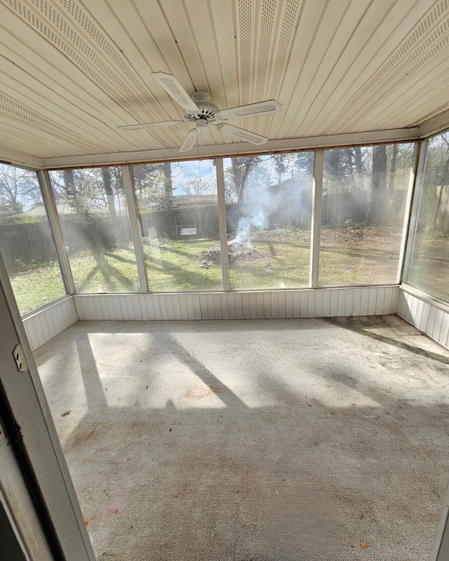 1332 4th Way, Birmingham, AL 35215 - unfurnished sunroom featuring a ceiling fan