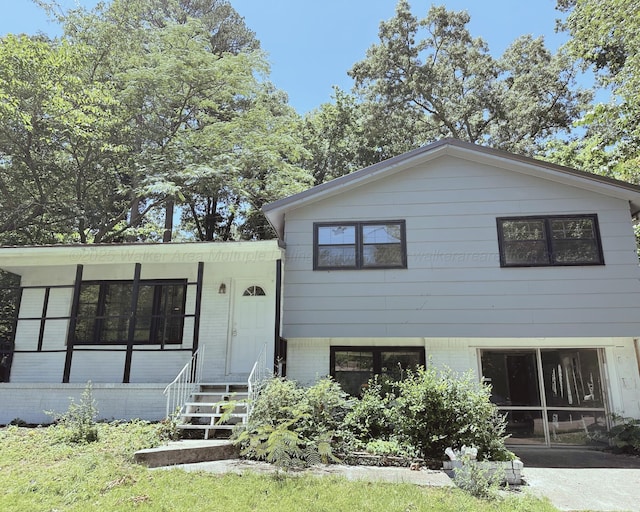 1332 4th Way, Birmingham, AL 35215 - split level home with brick siding and entry steps
