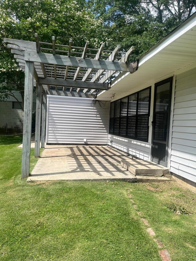 700 S 5th Ave, Jasper, AL 35501 - exterior space featuring a patio and a pergola