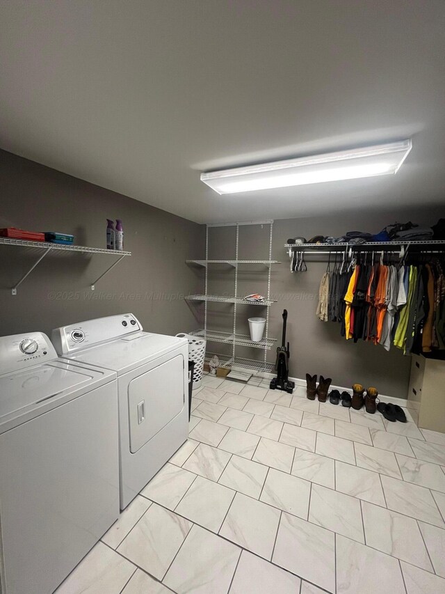 700 S 5th Ave, Jasper, AL 35501 - washroom with washing machine and clothes dryer