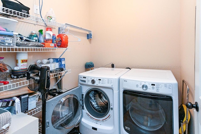 1528 Sipsey Rd, Double Springs, AL 35553 - laundry room featuring washer and clothes dryer and laundry area
