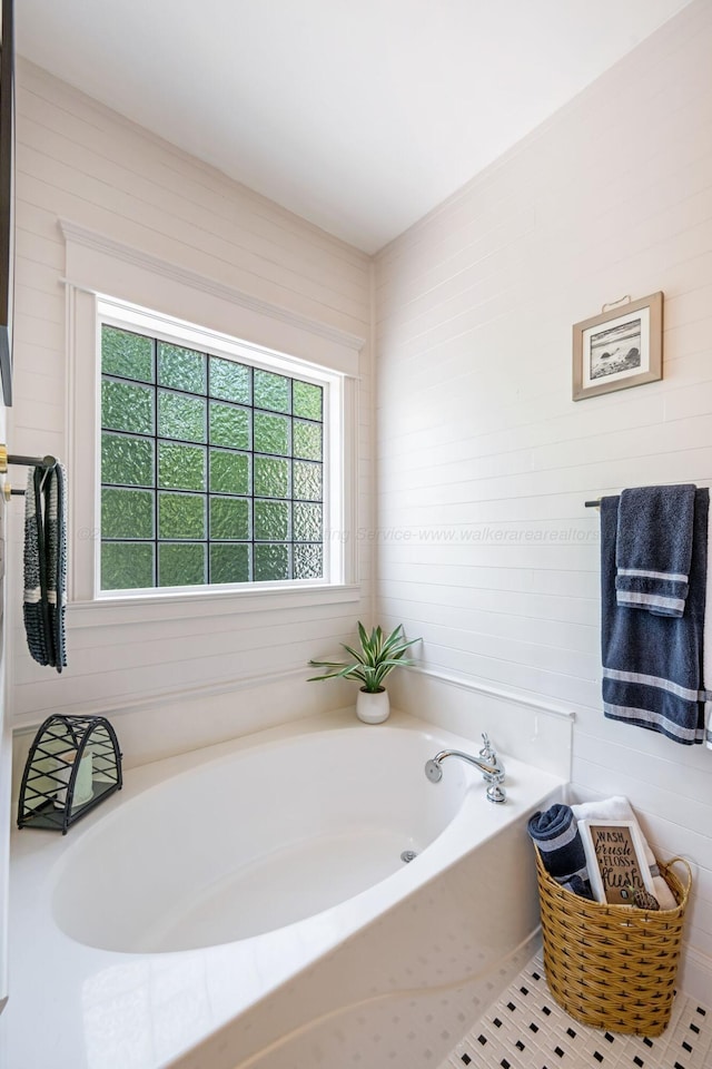 662 Sipsey Pike, Double Springs, AL 35553 - bathroom with a bath