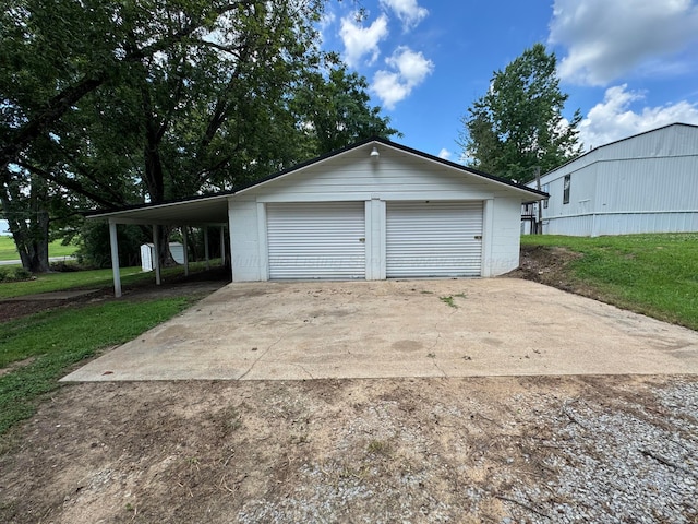 8502 Old Bagley Rd, Dora, AL 35062 - garage featuring a garage