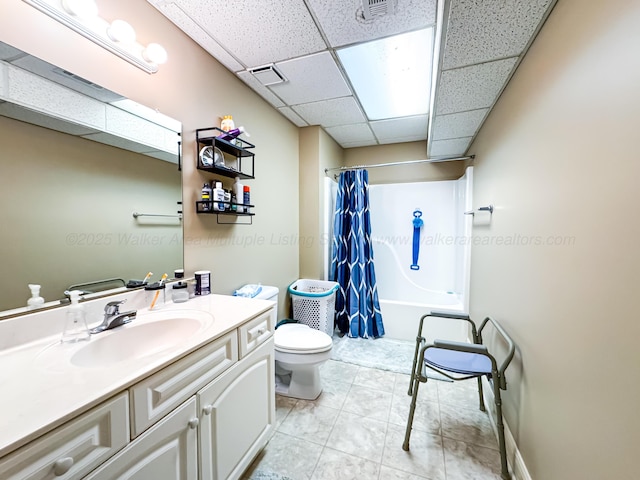 1000 Foothill Rd, Winfield, AL 35594 - bathroom with toilet, a drop ceiling, shower / tub combo with curtain, and vanity
