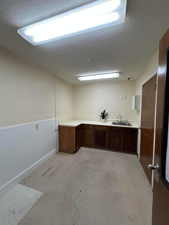9670 Smith Lake Rd, Jasper, AL 35504 - empty room featuring a textured ceiling