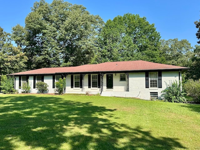 312 Crescent Cir, Jasper, AL 35503 - ranch-style house featuring a front yard and brick siding