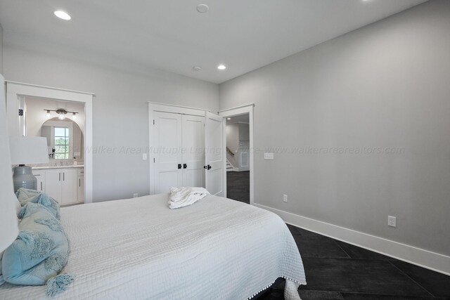 397 Blue Water Pointe Dr, Jasper, AL 35504 - bedroom featuring baseboards, a closet, ensuite bathroom, and recessed lighting
