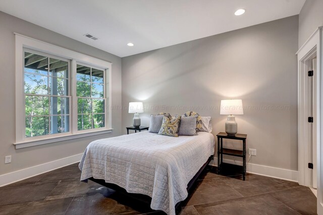 397 Blue Water Pointe Dr, Jasper, AL 35504 - bedroom with baseboards, visible vents, and recessed lighting