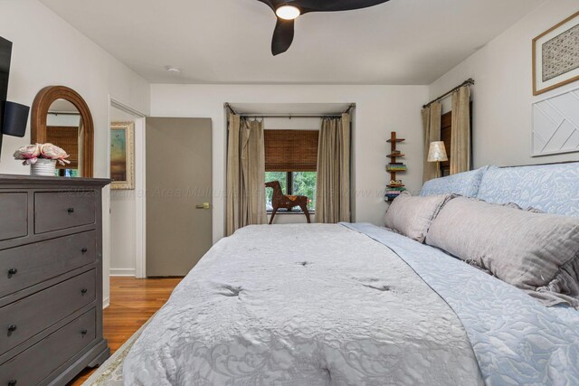 400 N Crest Cir, Jasper, AL 35501 - bedroom featuring wood finished floors and a ceiling fan