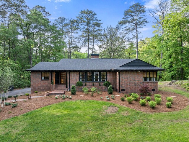 400 N Crest Cir, Jasper, AL 35501 - ranch-style home with brick siding, a front lawn, a chimney, and crawl space