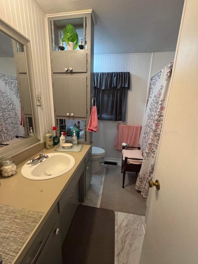 1107 Forest Rd, Jasper, AL 35504 - bathroom with vanity and a shower with shower curtain