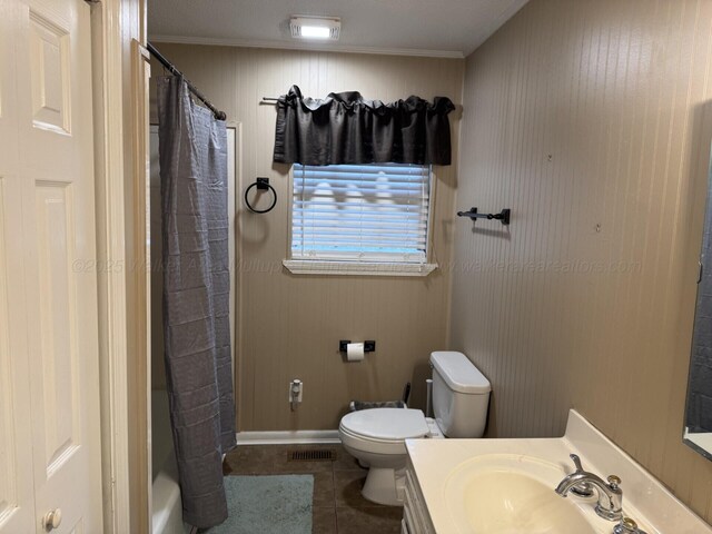 4407 Pineywoods Sipsey Rd, Jasper, AL 35504 - full bath with tile patterned floors, toilet, vanity, and baseboards