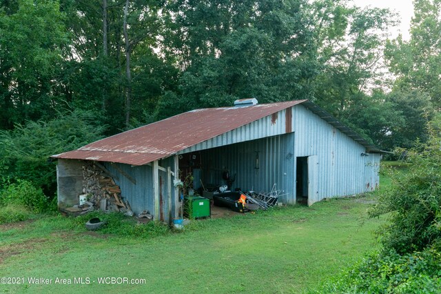12 Dover Rd, Haleyville, AL 35565 - view of pole building with a yard