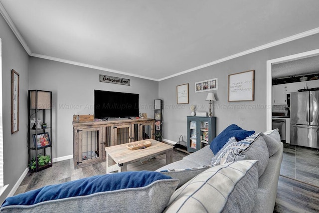 805 3rd Ave, Jasper, AL 35501 - living room featuring crown molding and wood finished floors