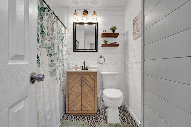 805 3rd Ave, Jasper, AL 35501 - bathroom featuring vanity and toilet