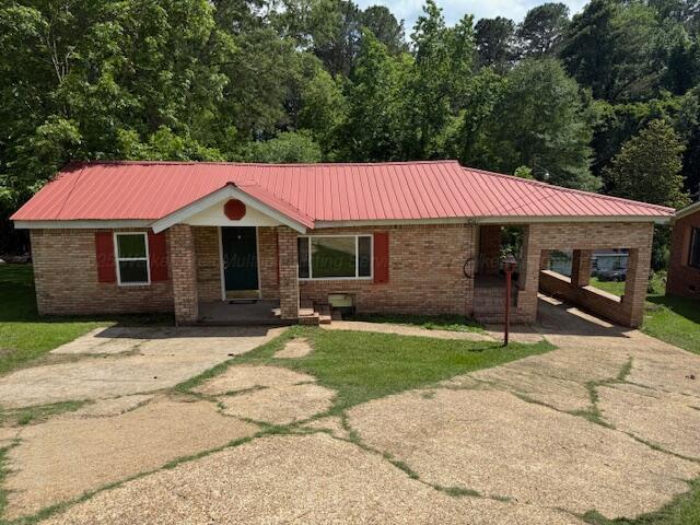 411 NW 3rd St, Fayette, AL 35555 - photo 1