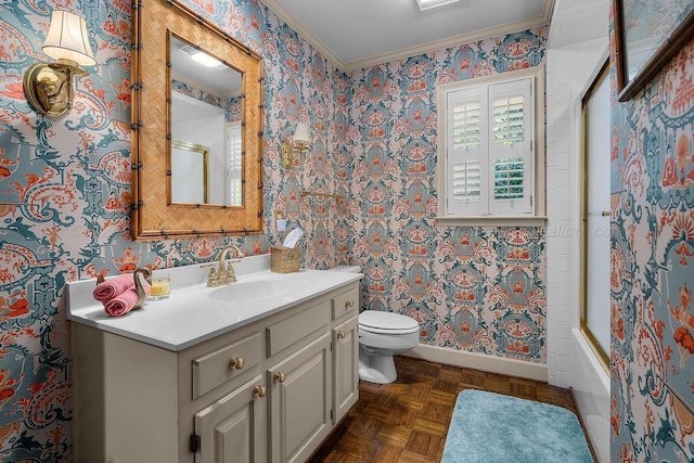 601 Glen Oaks Cir, Jasper, AL 35504 - full bath featuring wallpapered walls, ornamental molding, vanity, and enclosed tub / shower combo