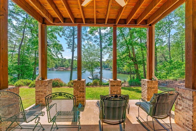 136 Grand Magnolia, Jasper, AL 35504 - sunroom with a ceiling fan, a water view, and lofted ceiling