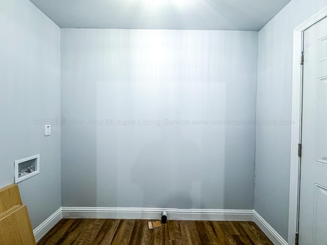 2214 SW 8 Th Ave, Fayette, AL 35555 - laundry room featuring washer hookup and dark wood-style floors
