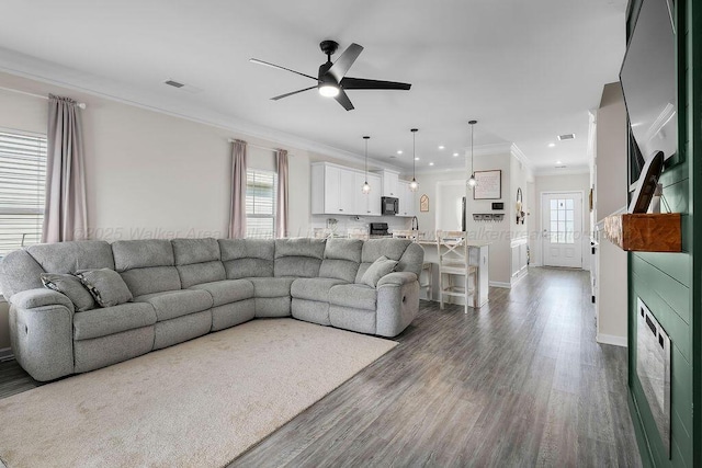 474 Meadow Way, Jasper, AL 35501 - living area featuring dark wood-type flooring, a ceiling fan, crown molding, and recessed lighting