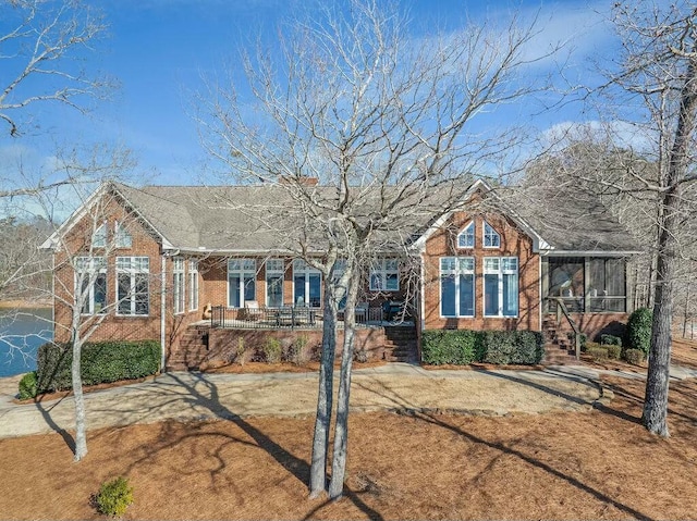 view of front facade with brick siding