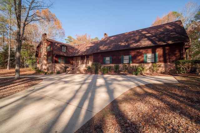 view of front of property