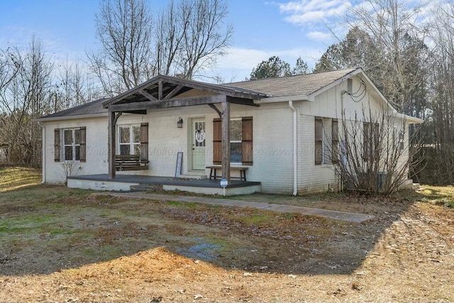 bungalow-style house with covered porch