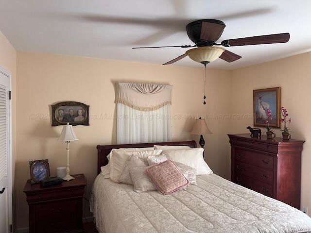 bedroom featuring a ceiling fan