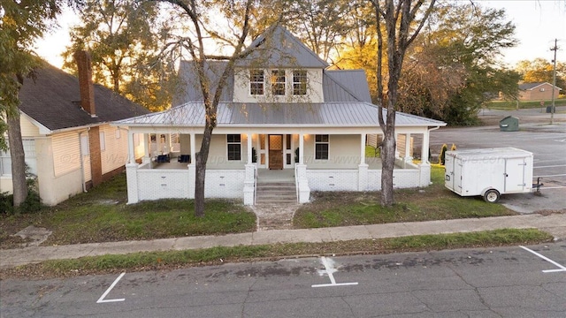 view of front of property featuring a porch