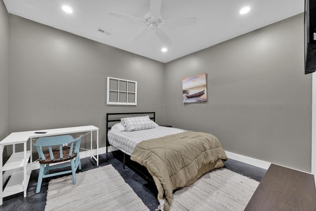 bedroom featuring ceiling fan