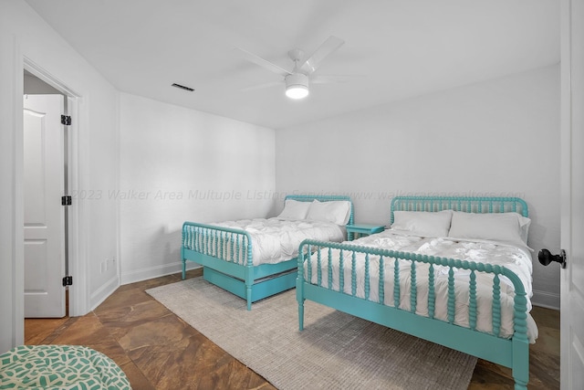 bedroom with ceiling fan