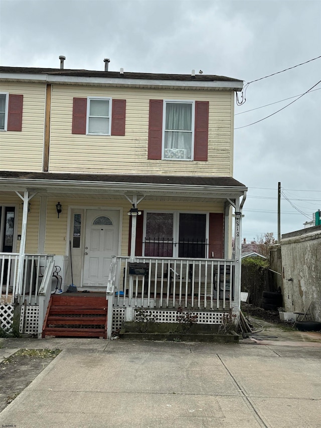 view of front of home featuring covered porch