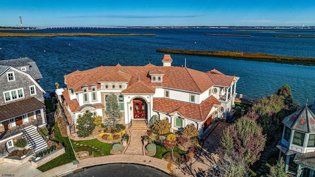 bird's eye view with a water view