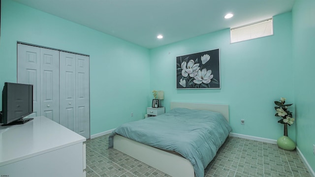 bedroom featuring a closet