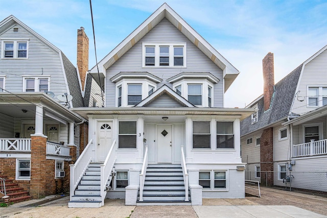 view of front of house