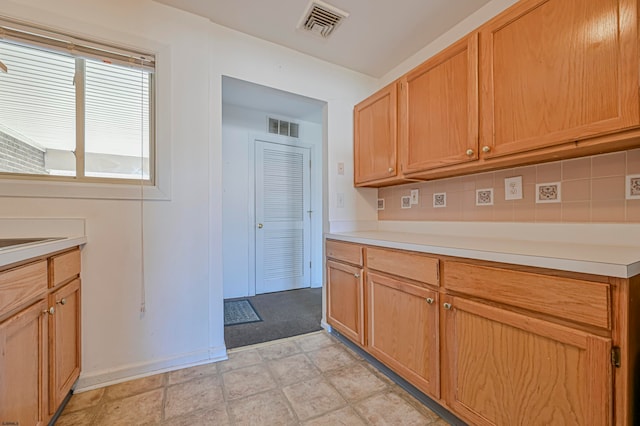 kitchen with backsplash