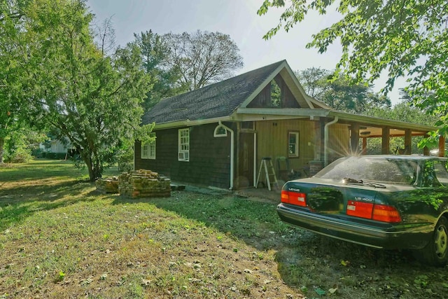 exterior space featuring a lawn