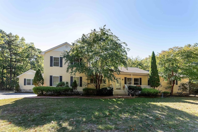 view of front of property with a front yard