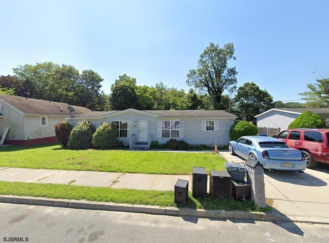 807 Wesley Ave, Pleasantville, NJ 08232 - ranch-style house with a front lawn