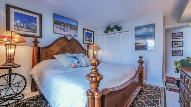 bedroom featuring a closet